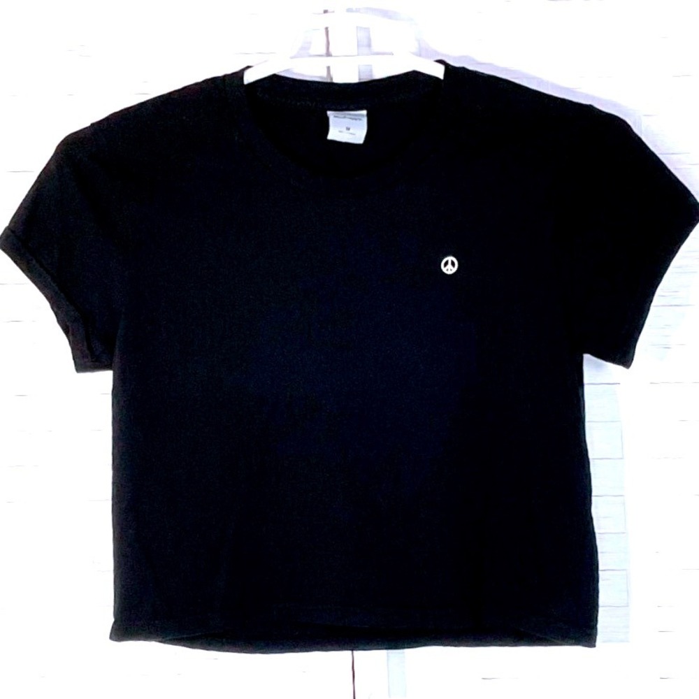 Madhappy‎ Cropped Logo T-Shirt Women's Black Solid Logo Short Sleeve Shirt Small
